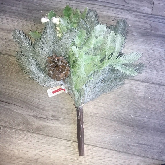 Ashland Christmas Artificial Frosted Bush - Picture 4 of 9